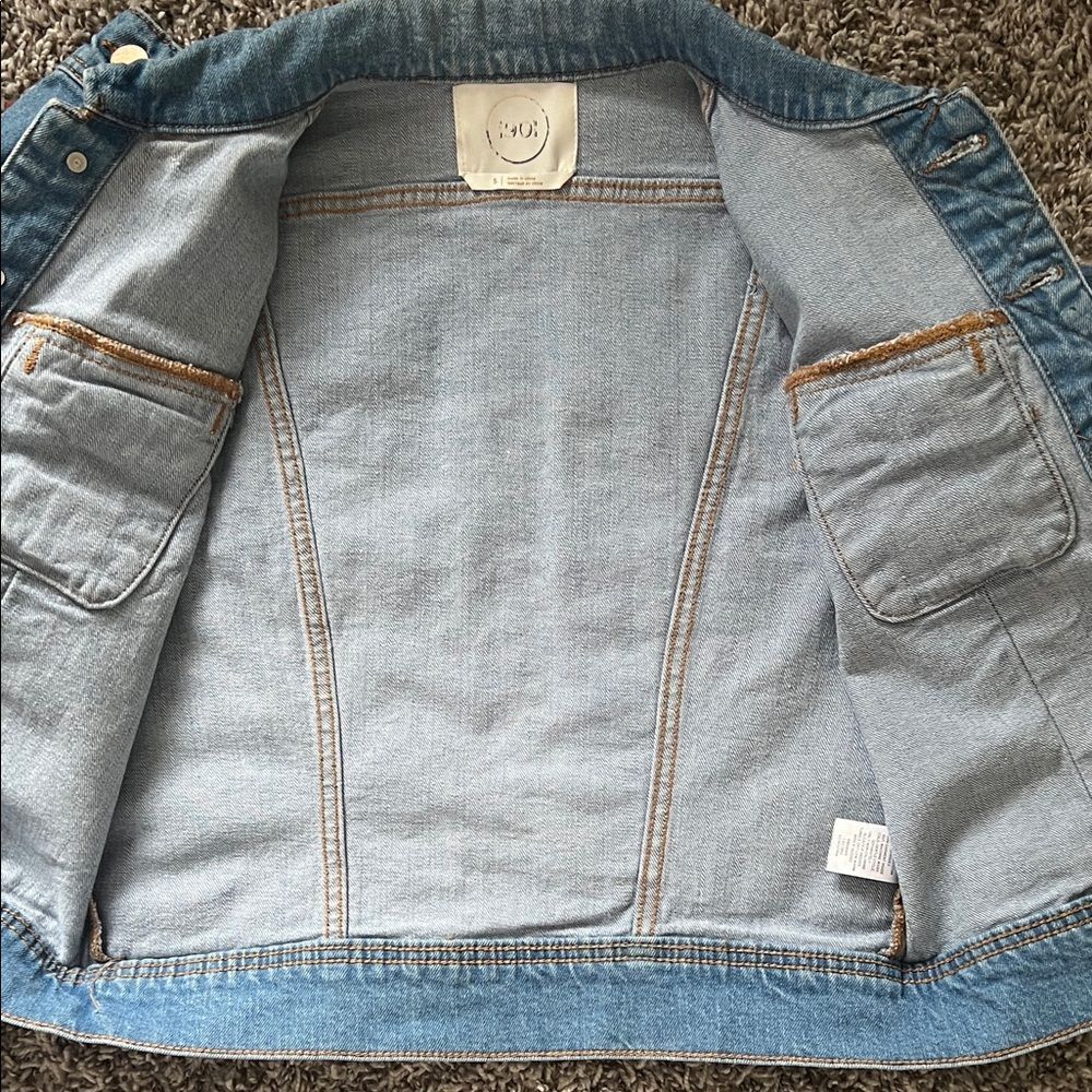 1901 Crop Denim Jacket Weekend Wash in Size S - Picture 12 of 15
